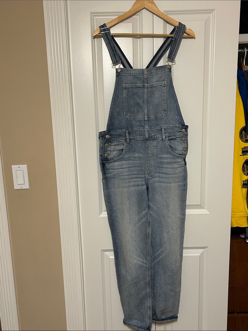Silver Jeans Co. Baggy Overall. Denim Overalls light Blue Medium (8)